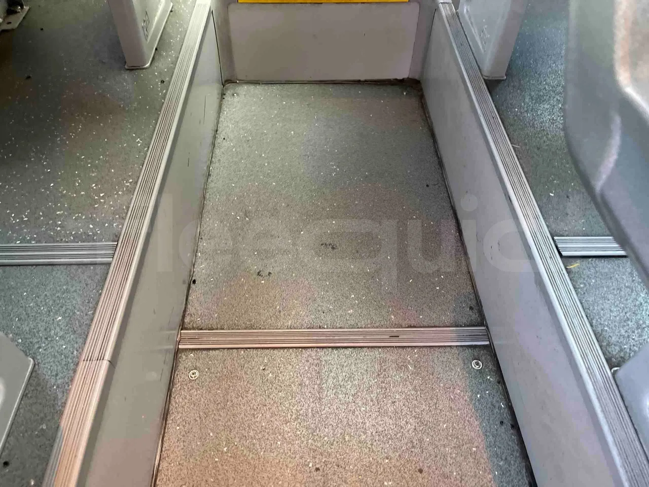 Mercedes-Benz Sprinter - floor hatches photo