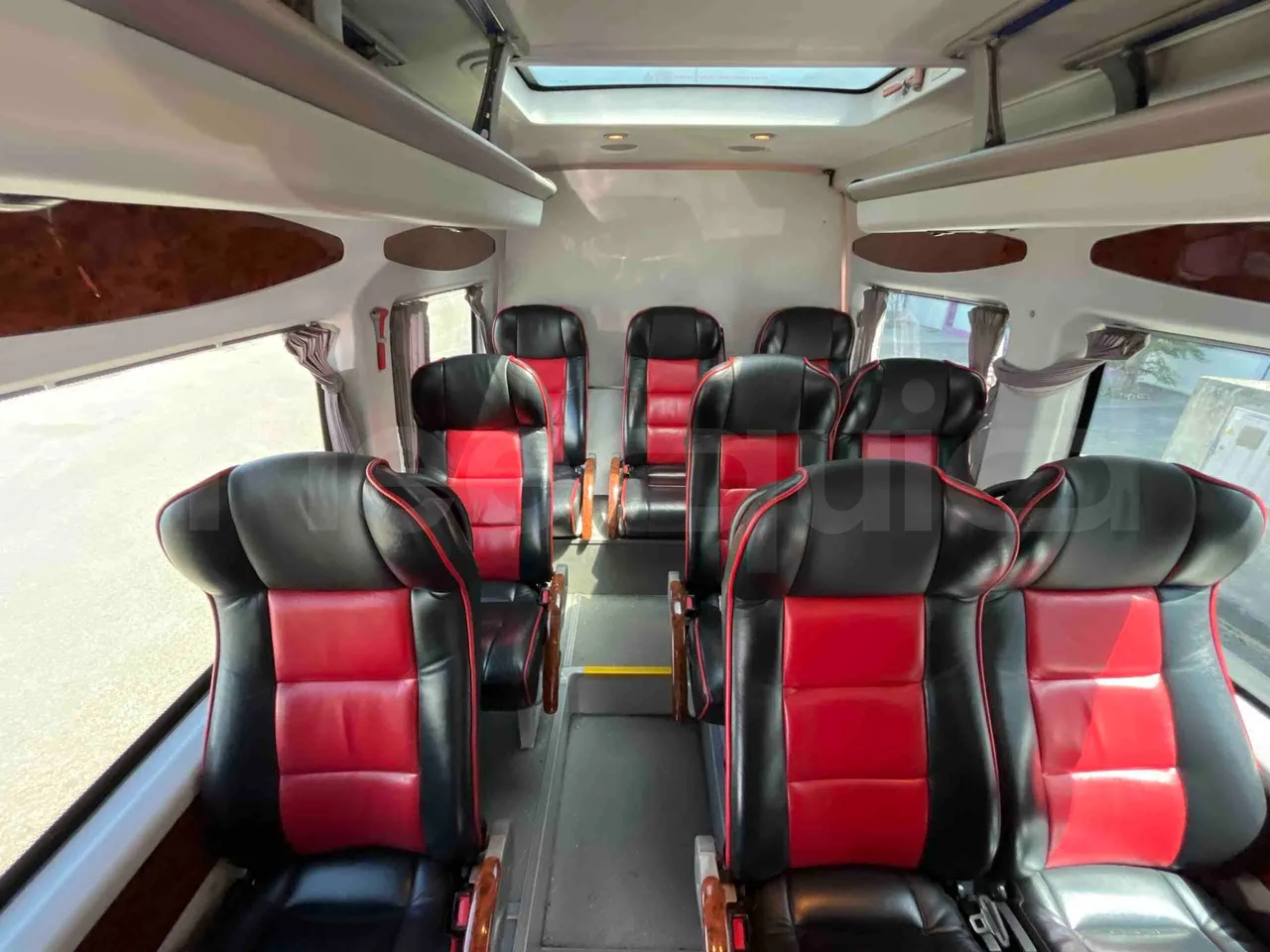 Mercedes-Benz Sprinter - reverse view middle aisle