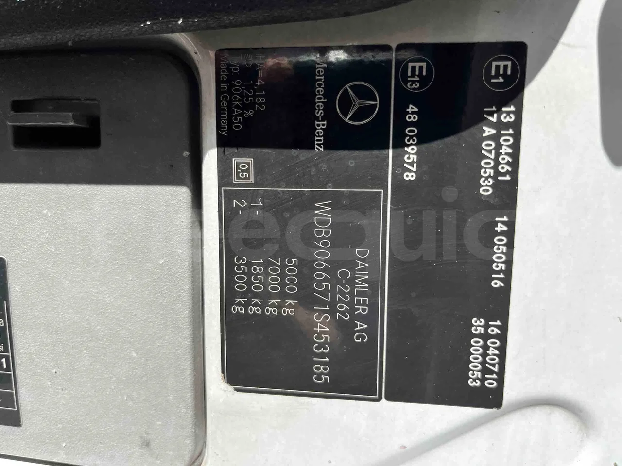 Mercedes-Benz Sprinter - vehicle plate photo