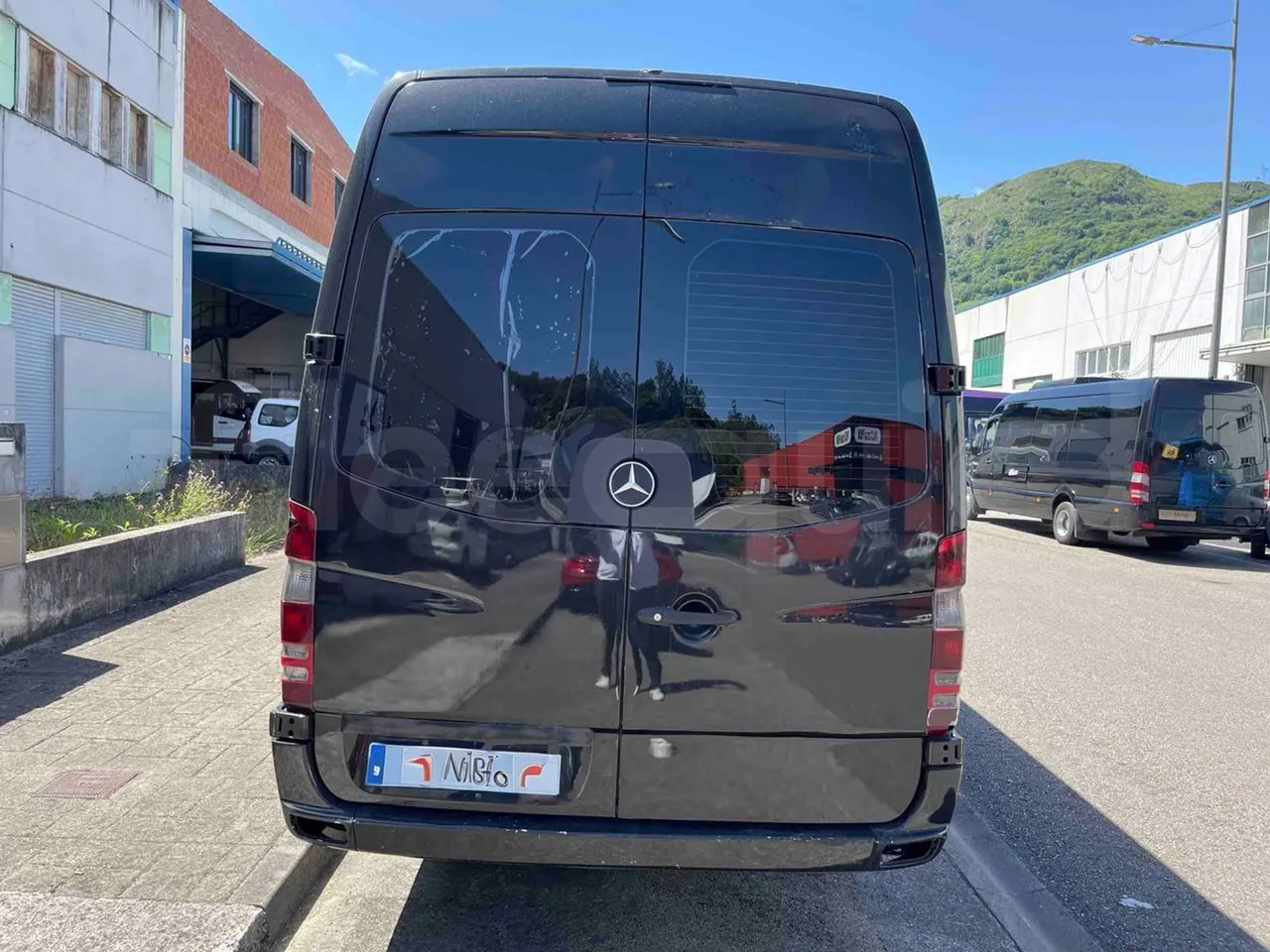Mercedes-Benz Sprinter - rear hatch closed