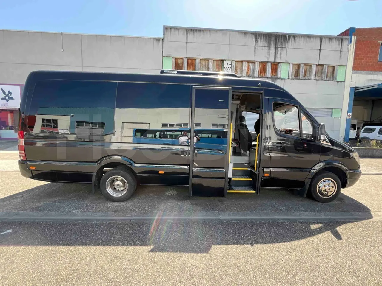 Mercedes-Benz Sprinter - right side doors open