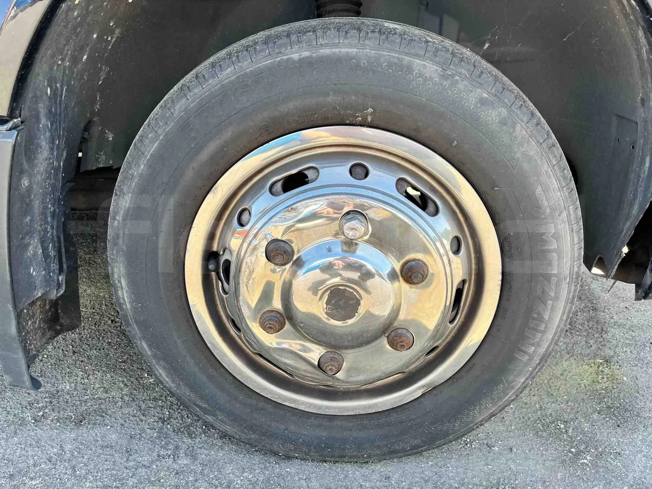 Mercedes-Benz Sprinter - front left tire measurements