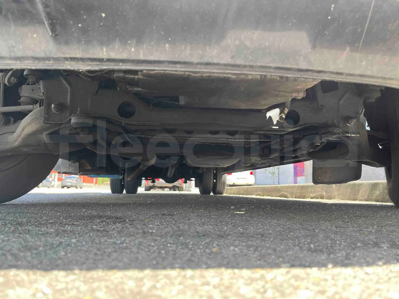 Mercedes-Benz Sprinter - front undercarriage from front