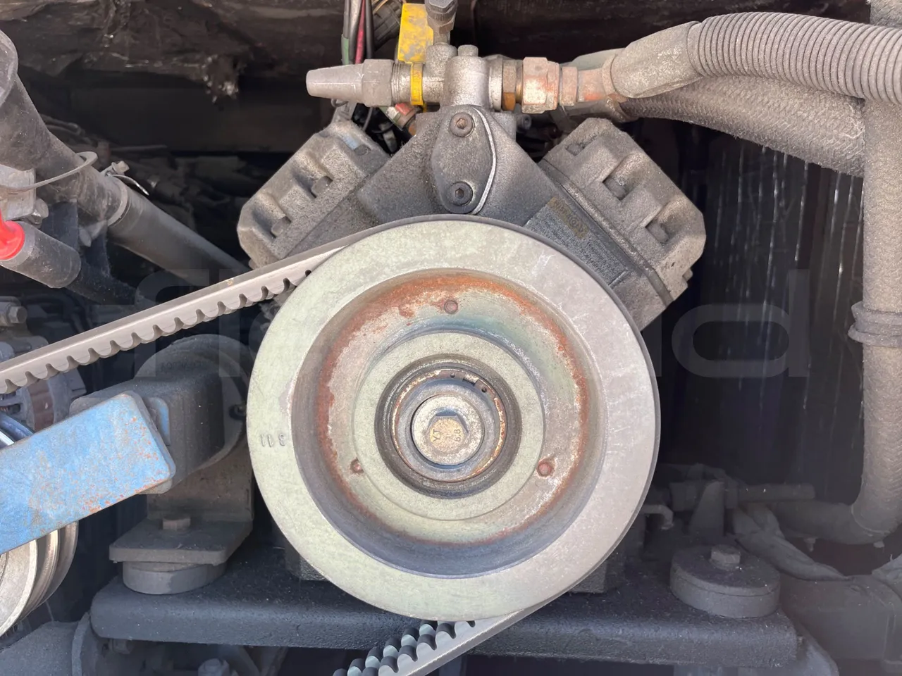 Irizar Scania - air conditioning compressor