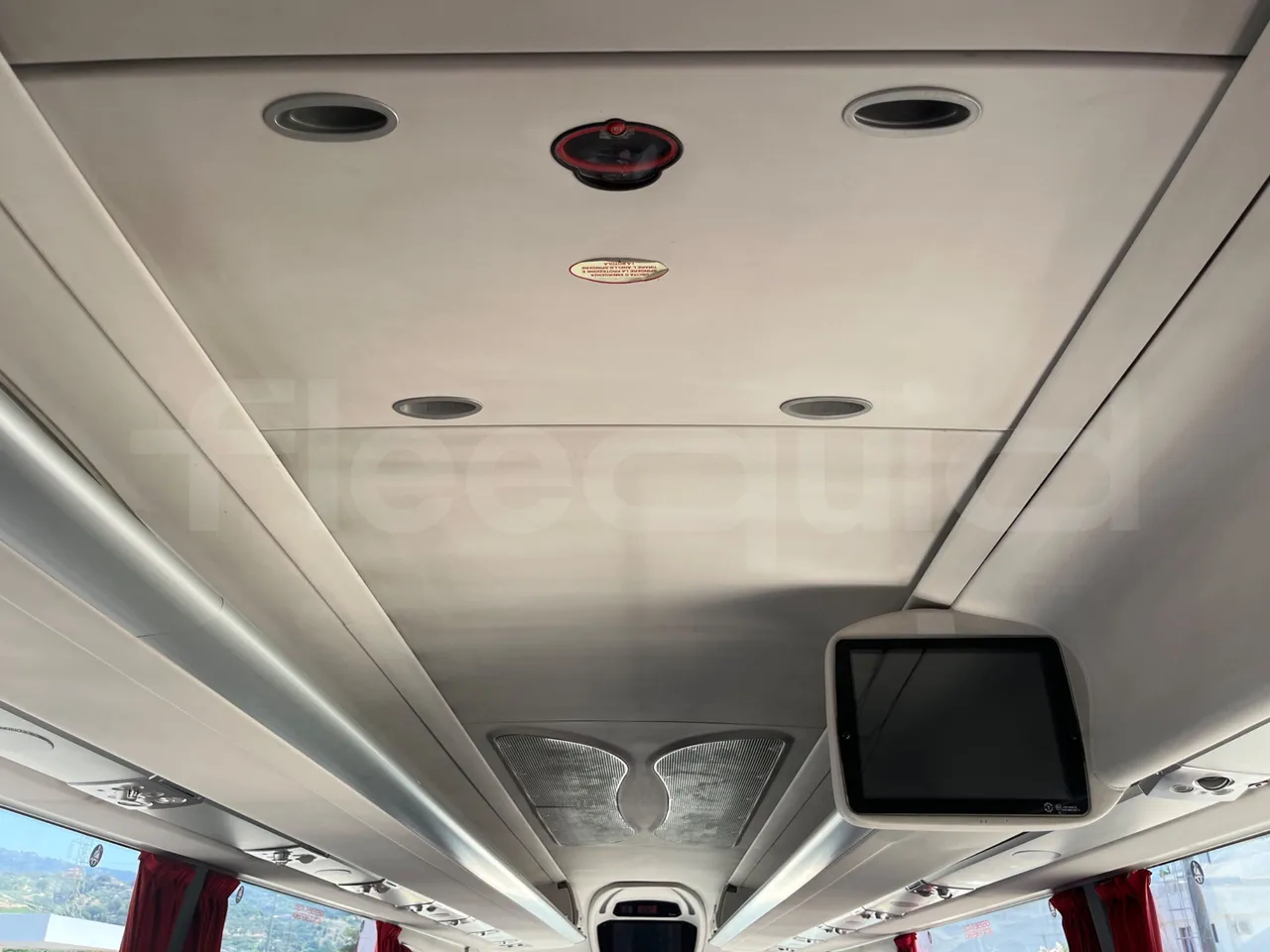 Irizar Scania - roof hatch 1
