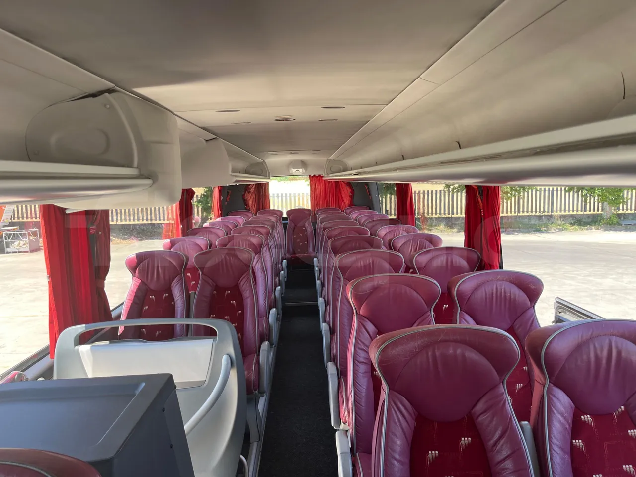 Irizar Scania - reverse view middle aisle