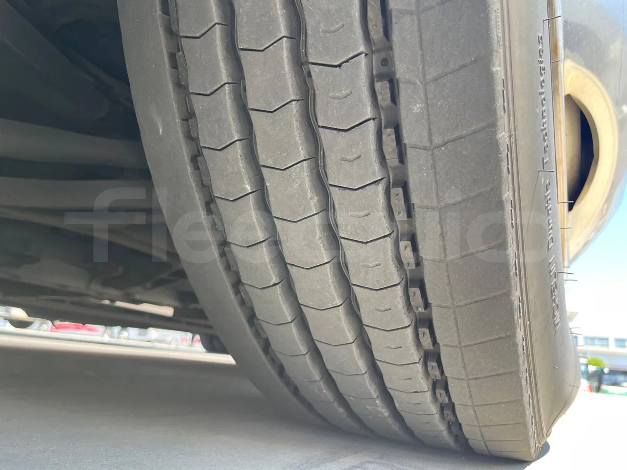 Irizar Scania - tread condition front tires right