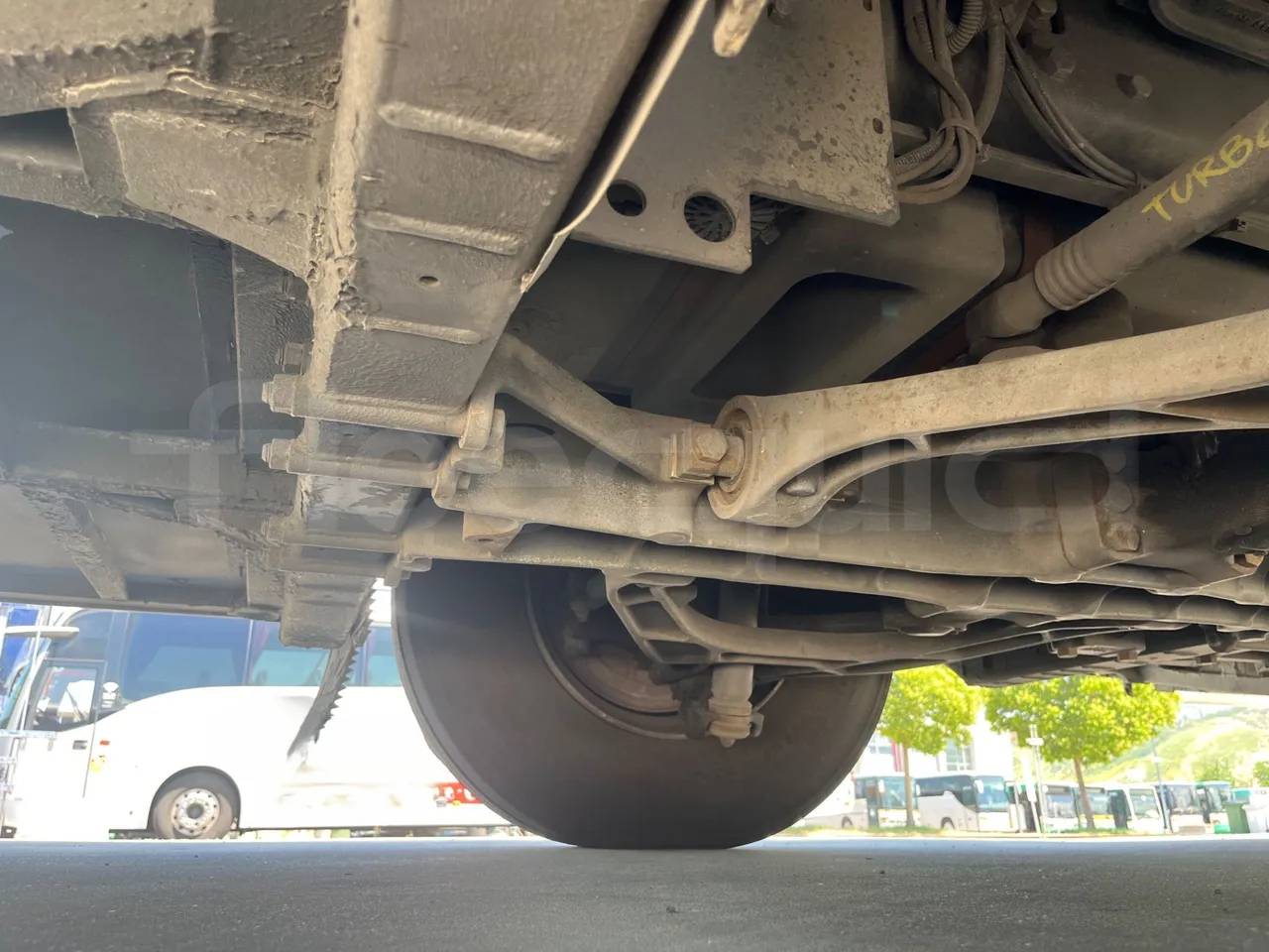 Irizar Scania - front axle left side