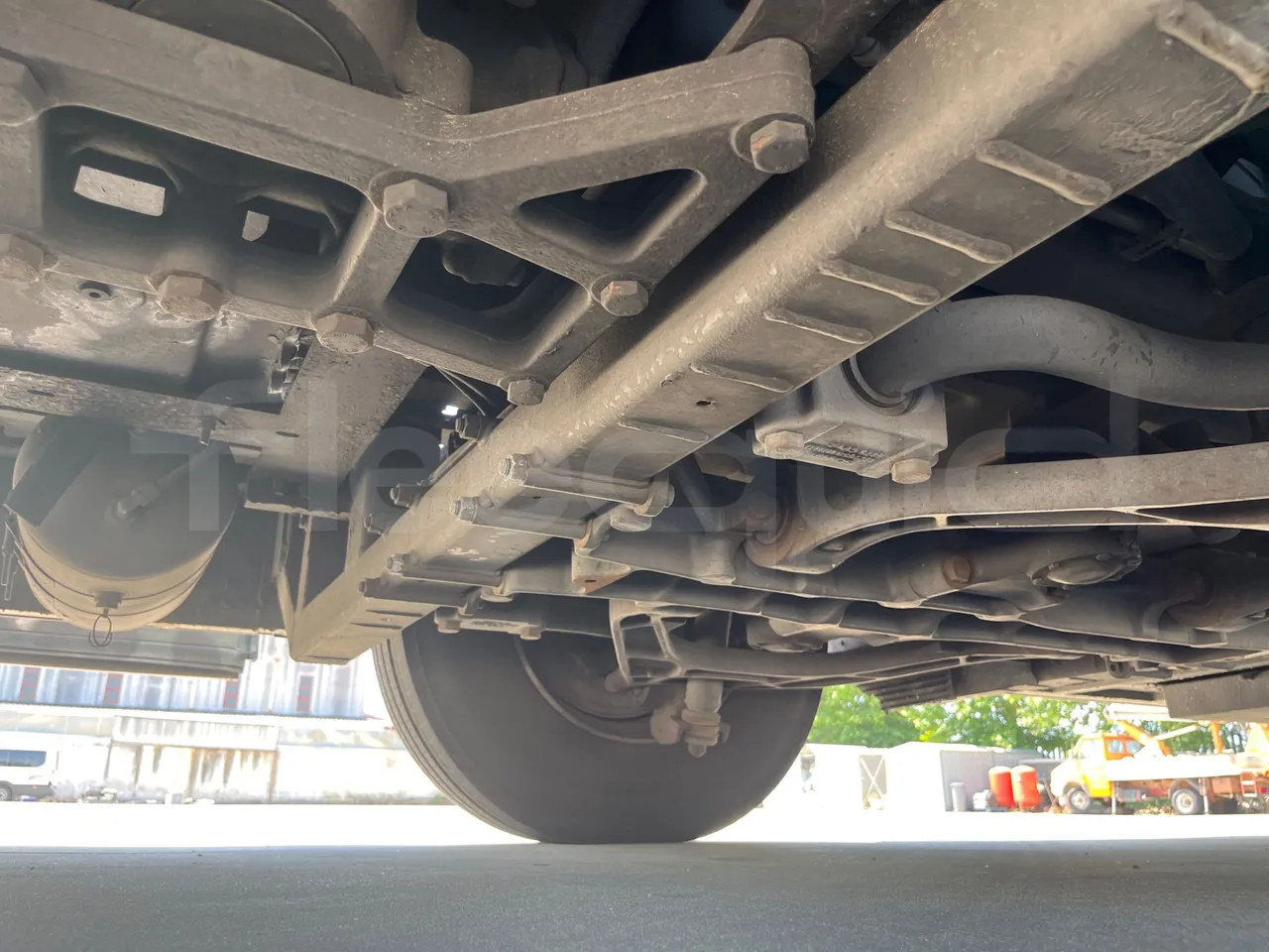 Irizar Scania - front axle right side