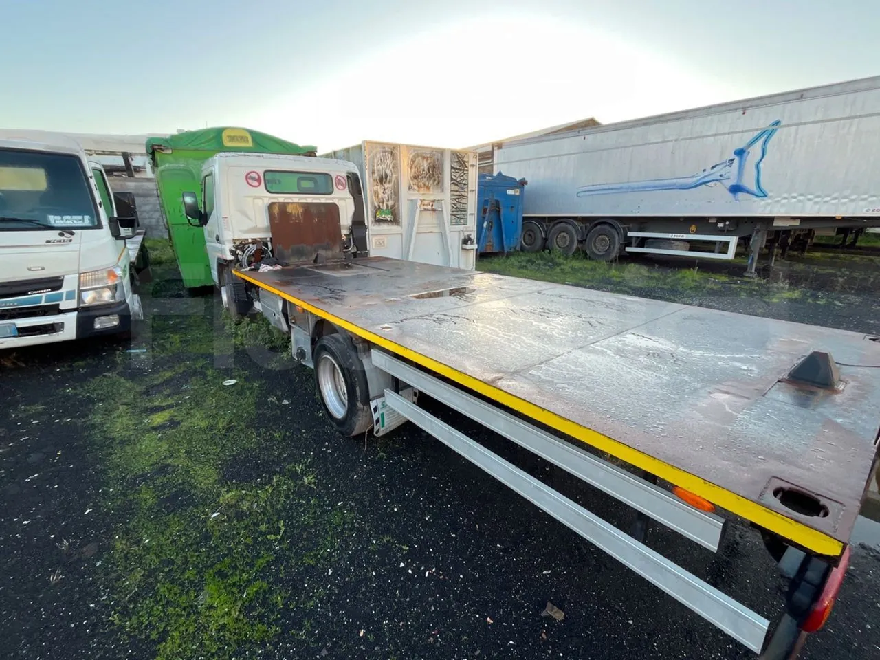 MITSUBISHI FUSO FE4P10TF1N - Euro6 - 110kW -  7.060mt - luggage rack photo