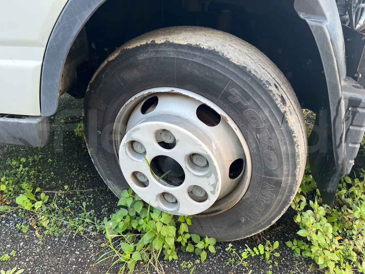 MITSUBISHI FUSO FE4P10TF1N - Euro6 - 110kW -  7.060mt - front left tire measurements