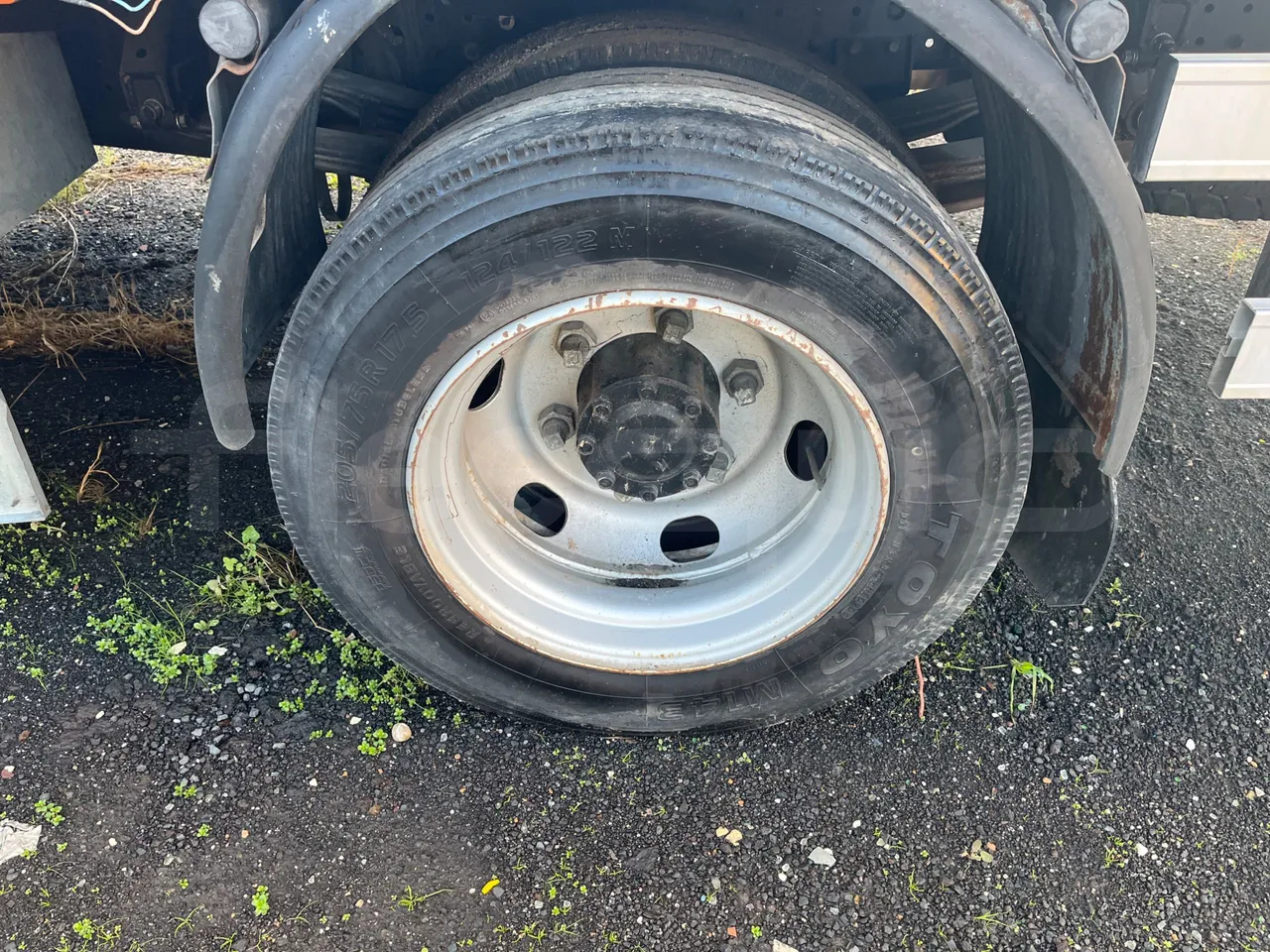 MITSUBISHI FUSO FE4P10TF1N - Euro6 - 110kW -  7.060mt - rear left tire photo