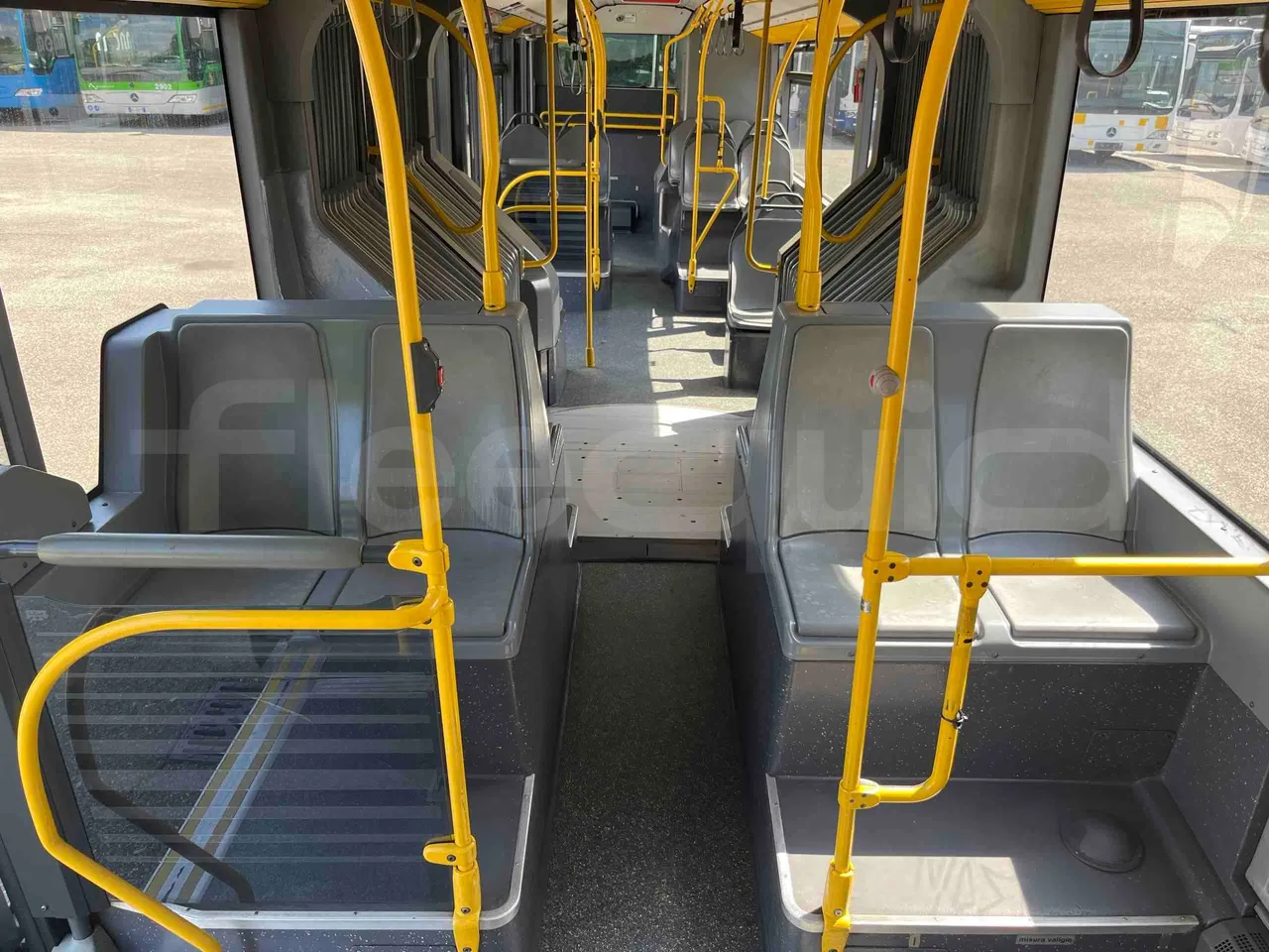 Mercedes-Benz Citaro O 530 G - Euro5 - 260kW - 17.940mt - armrest detail photo