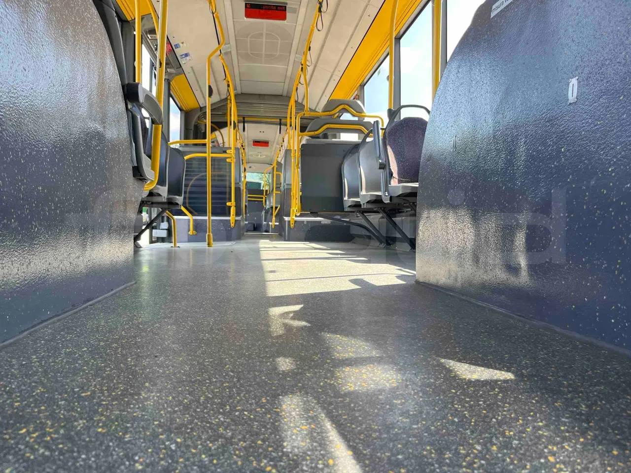 Mercedes-Benz Citaro O 530 G - Euro5 - 260kW - 17.940mt - seat brackets photo