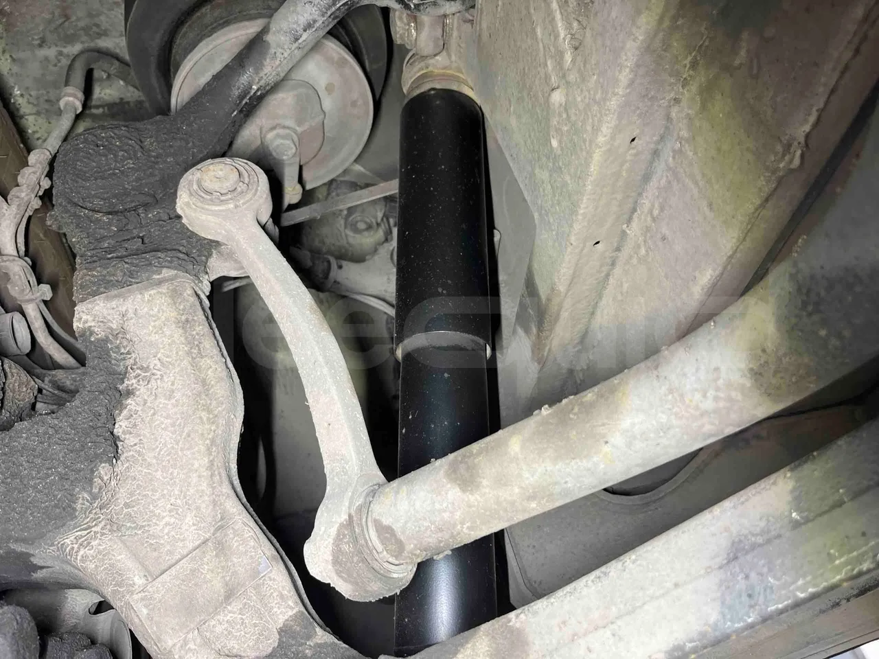 Mercedes-Benz Citaro O 530 G - Euro5 - 260kW - 17.940mt - front shock absorbers left
