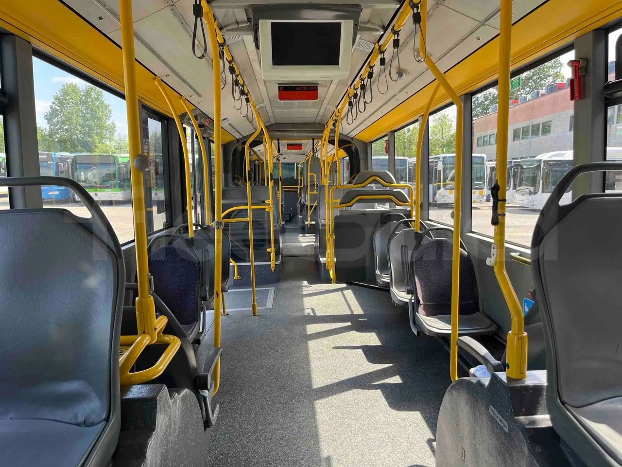 Mercedes-Benz Citaro O 530 G - Euro5 - 260kW - 17.940mt - handrails photo