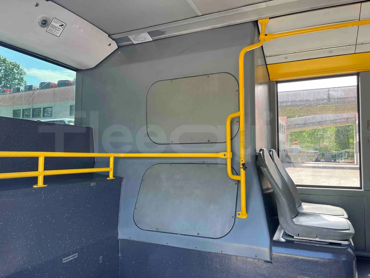 Mercedes-Benz Citaro O 530 G - Euro5 - 260kW - 17.940mt - floor hatches photo