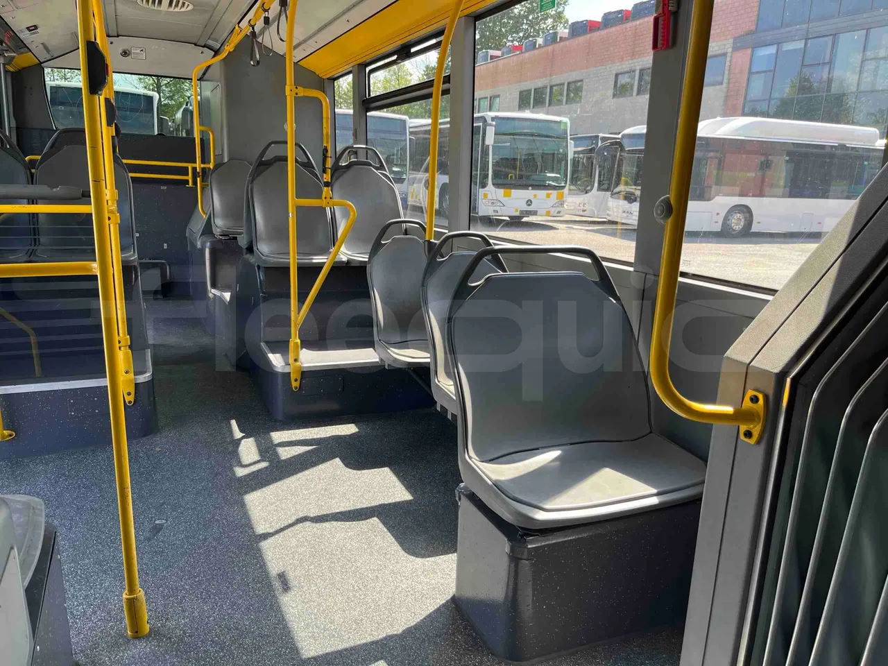 Mercedes-Benz Citaro O 530 G - Euro5 - 260kW - 17.940mt - power outlets detail