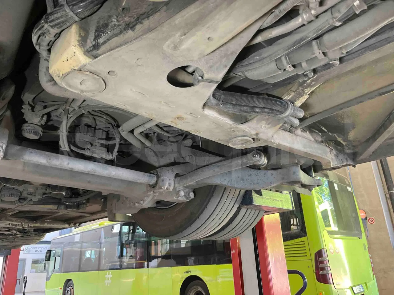 Mercedes-Benz Citaro O 530 G - Euro5 - 260kW - 17.940mt - axel 2 leaf spring right