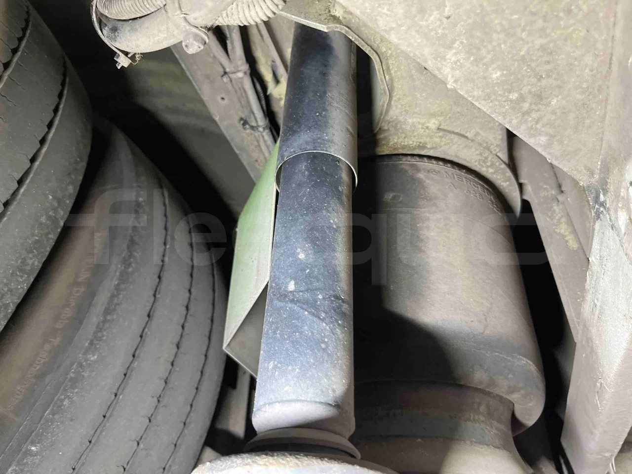 Mercedes-Benz Citaro O 530 G - Euro5 - 260kW - 17.940mt - axle 2 shock absorbers 1 right