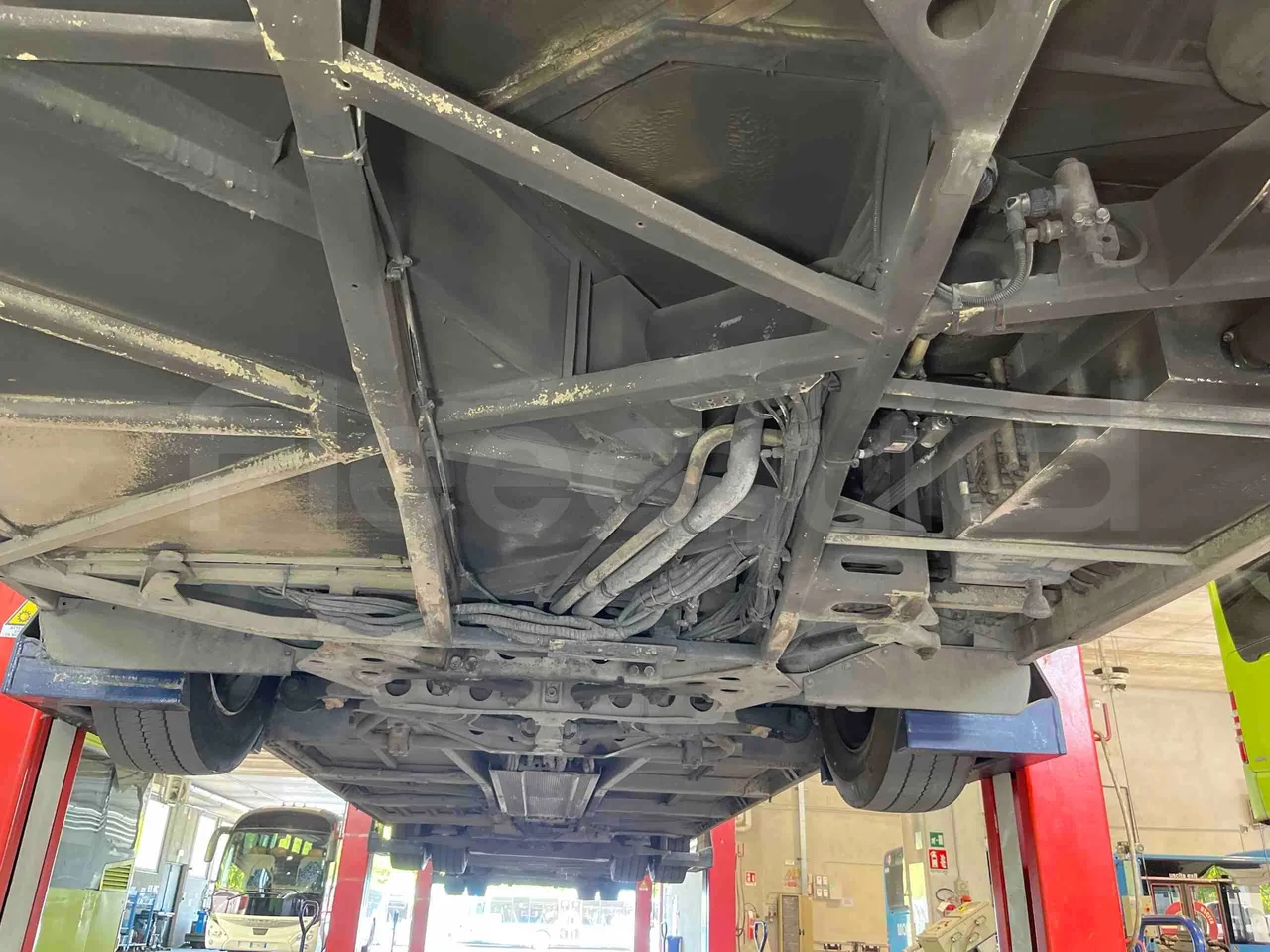 Mercedes-Benz Citaro O 530 G - Euro5 - 260kW - 17.940mt - front undercarriage from front