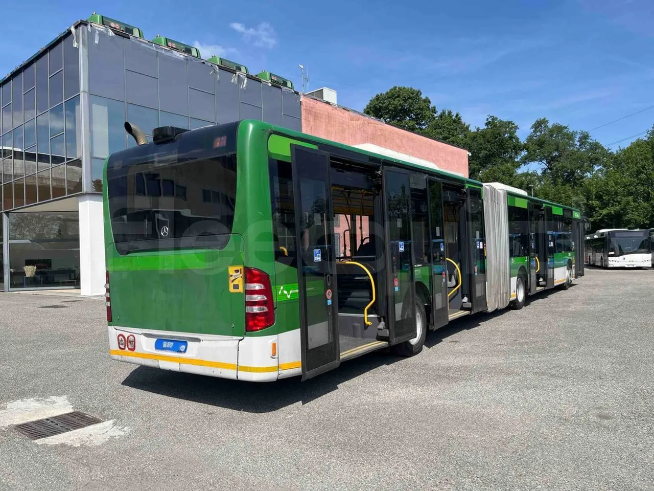 Mercedes-Benz Citaro G - 3/4 right rear doors open