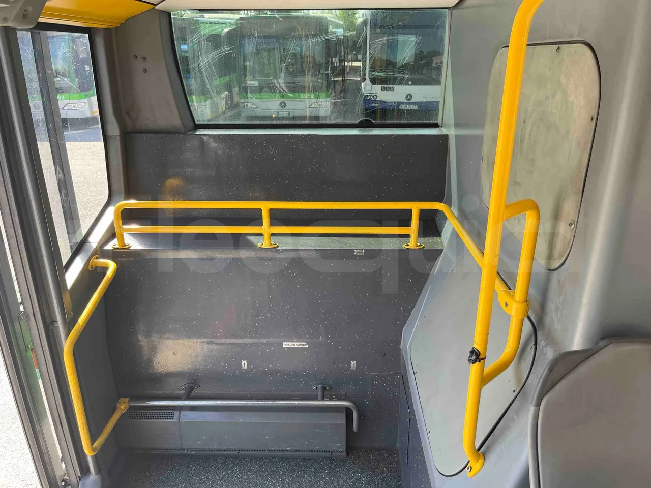 Mercedes-Benz Citaro G - central seat safety belt