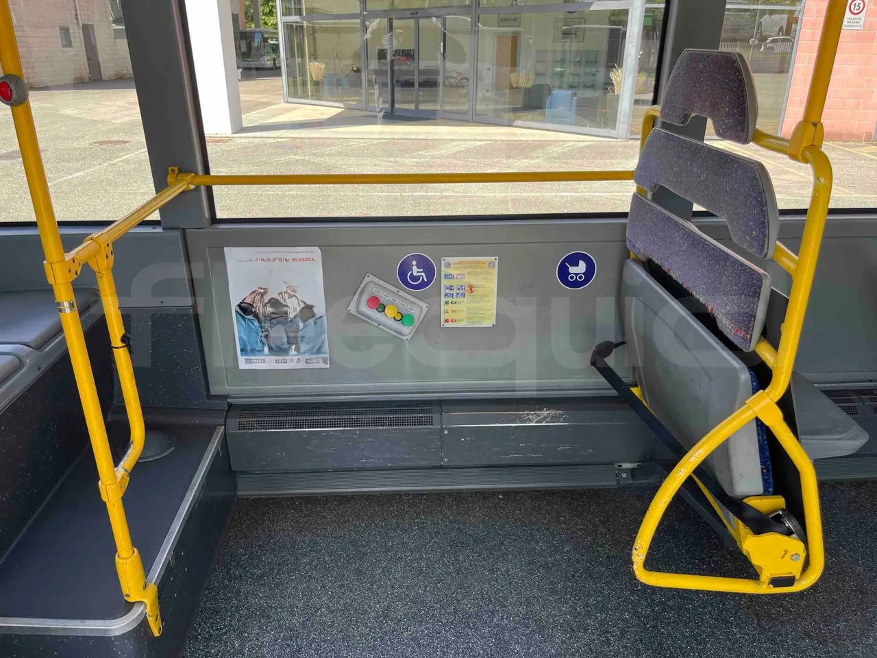 Mercedes-Benz Citaro G - disabled area photo