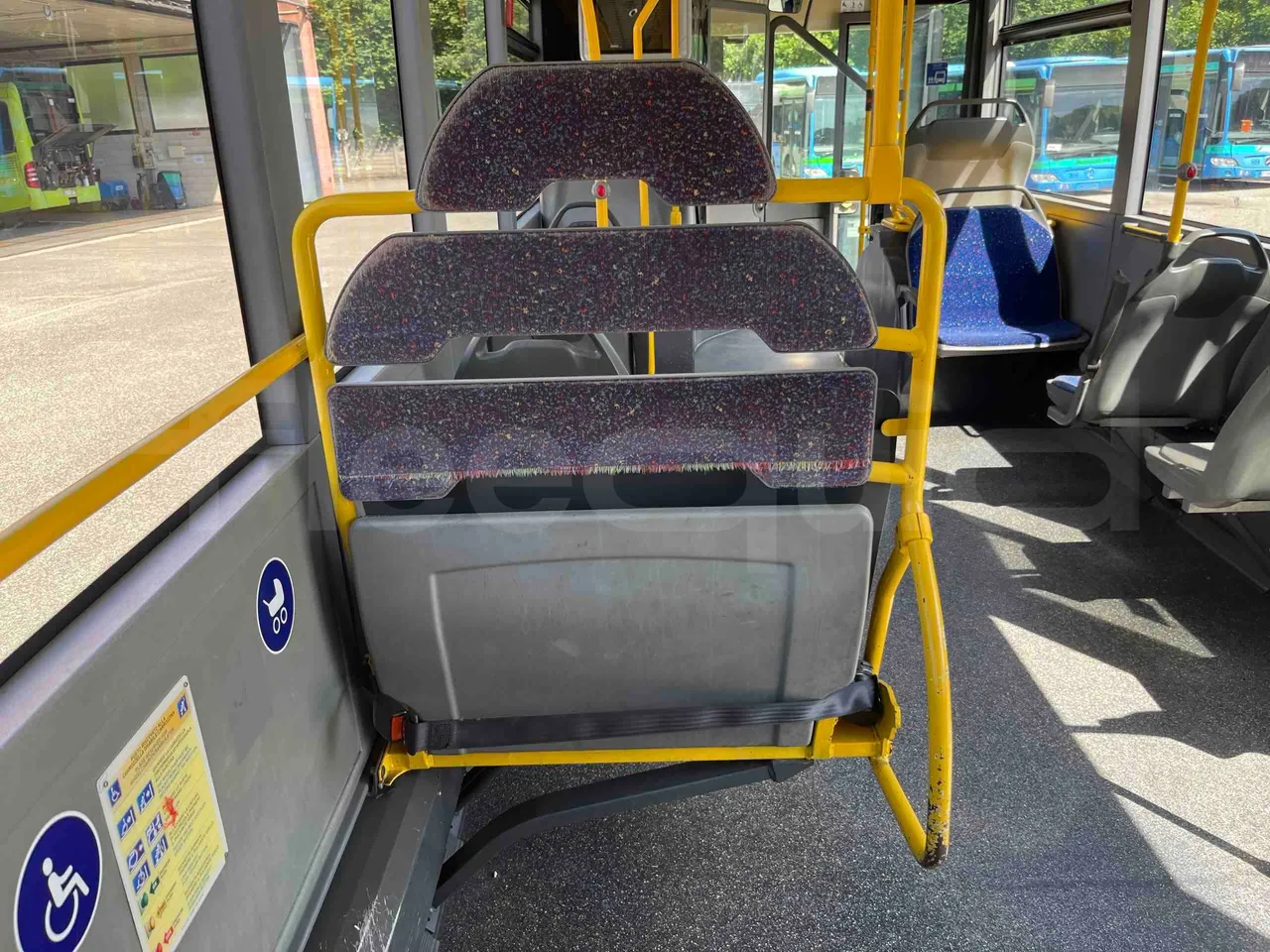 Mercedes-Benz Citaro G - folding seat photo
