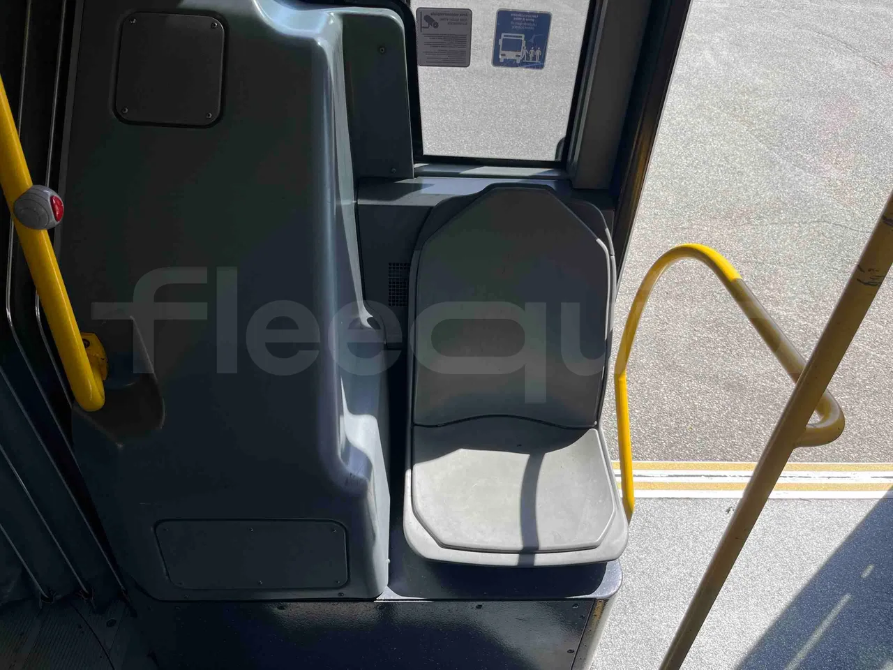 Mercedes-Benz Citaro G - footrest detail photo
