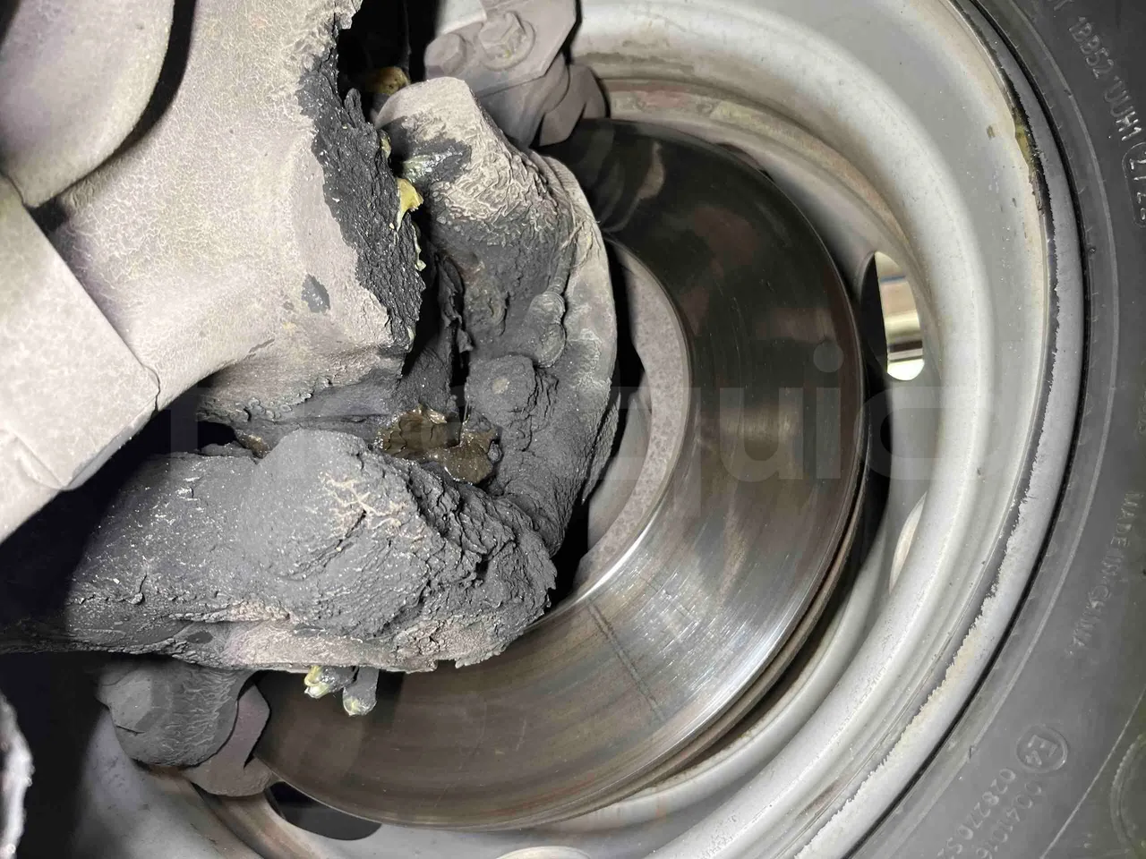 Mercedes-Benz Citaro G - front discs right