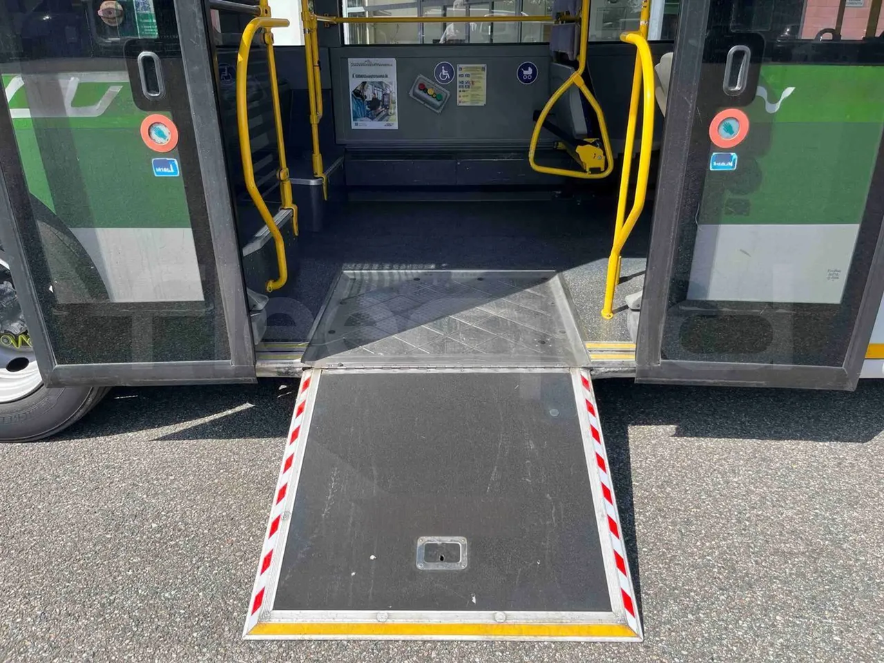 Mercedes-Benz Citaro G - platform open photo