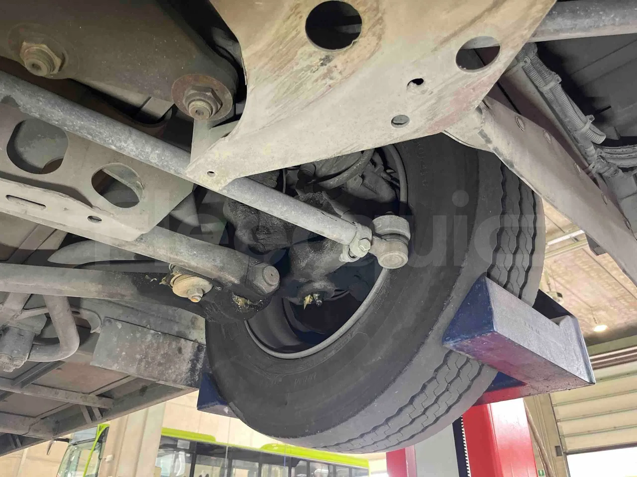 Mercedes-Benz Citaro G - front axle left side