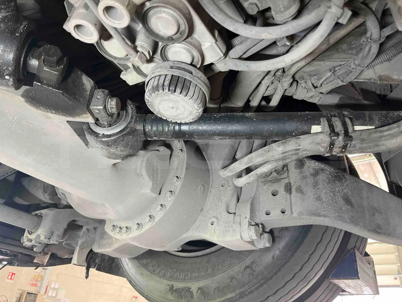 Mercedes-Benz Citaro G - axle 3 left side
