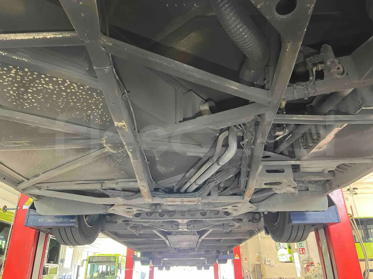 Mercedes-Benz Citaro G - front undercarriage from front