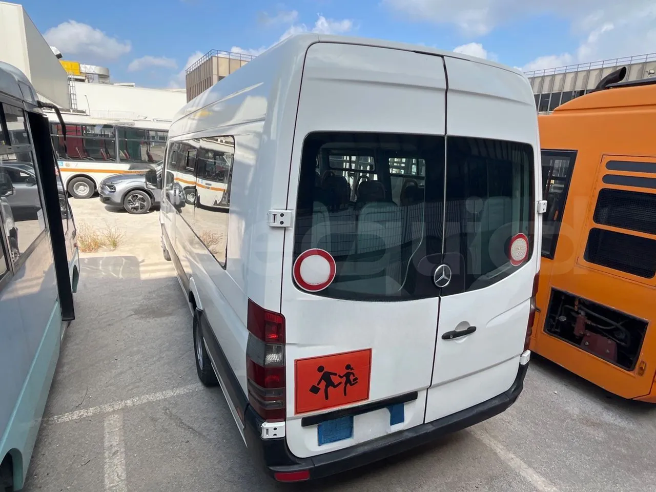 Mercedes-Benz Sprinter 519CDI - EUR5 - 140kW - 7.345m - 3/4 left rear side