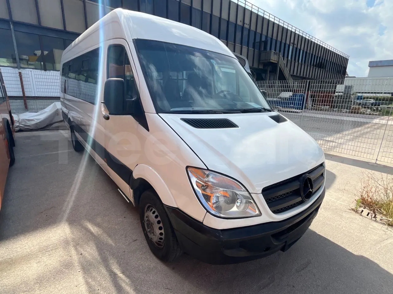 Mercedes-Benz Sprinter 519CDI - EUR5 - 140kW - 7.345m - Base cover photo