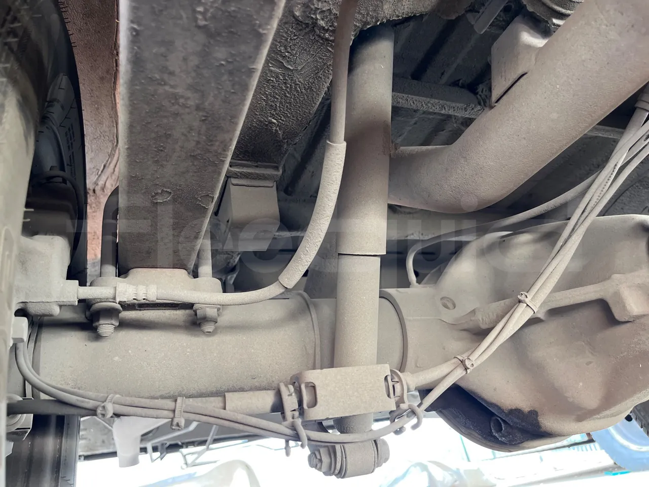 Mercedes-Benz Sprinter 519CDI - EUR5 - 140kW - 7.345m - axle 2 shock absorbers 2 left