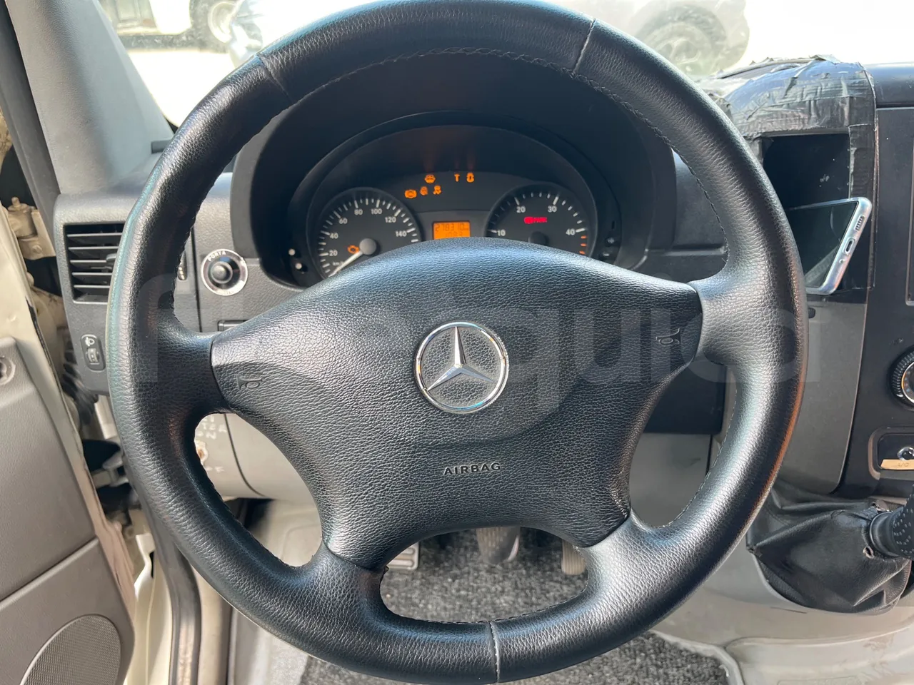 Mercedes-Benz Sprinter 519CDI - EUR5 - 140kW - 7.345m - steering wheel photo