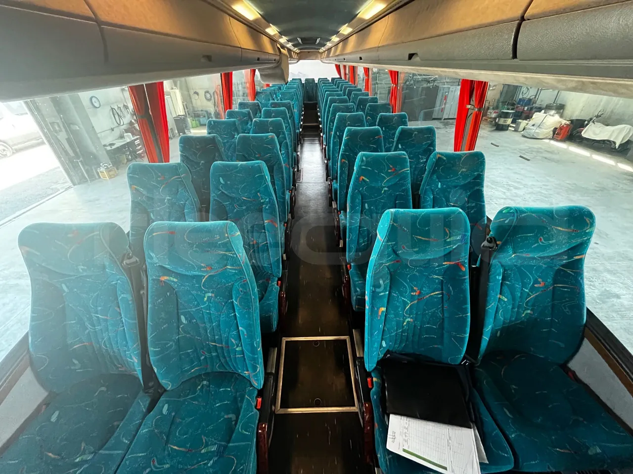 Iveco Domino - reverse view middle aisle