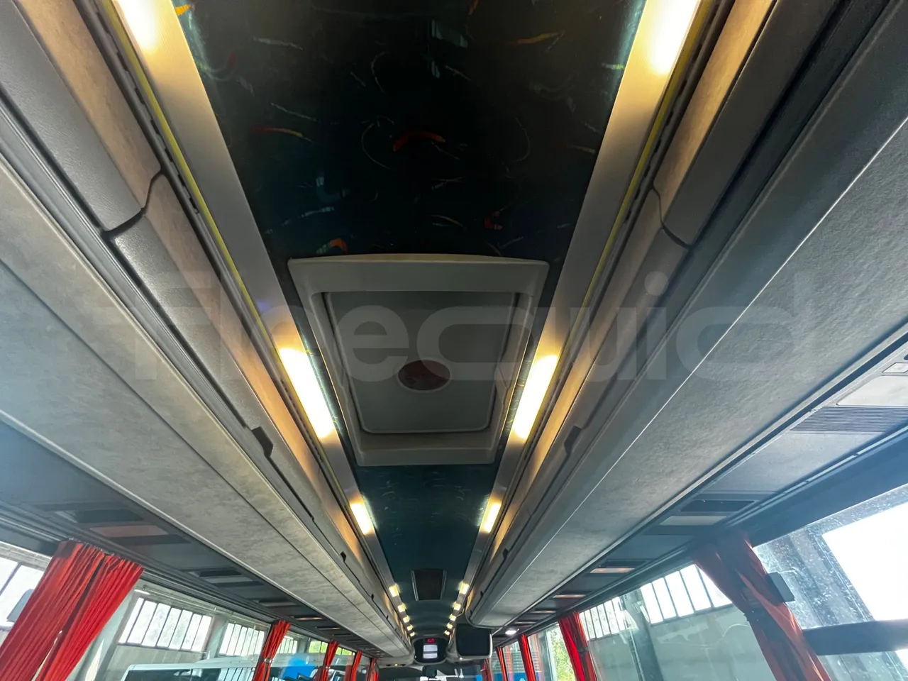 Iveco Domino - overhead compartments photo