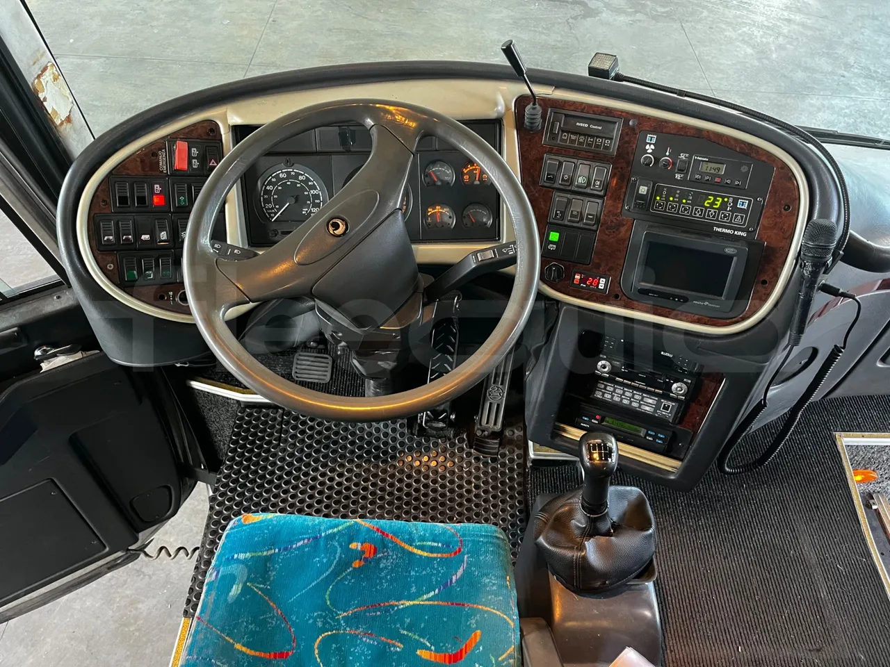 Iveco Domino - steering wheel photo