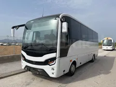 Isuzu Grand Toro S802-1/ Euro 6 - 151 Kw - 8.516 Mt - 3/4 front left