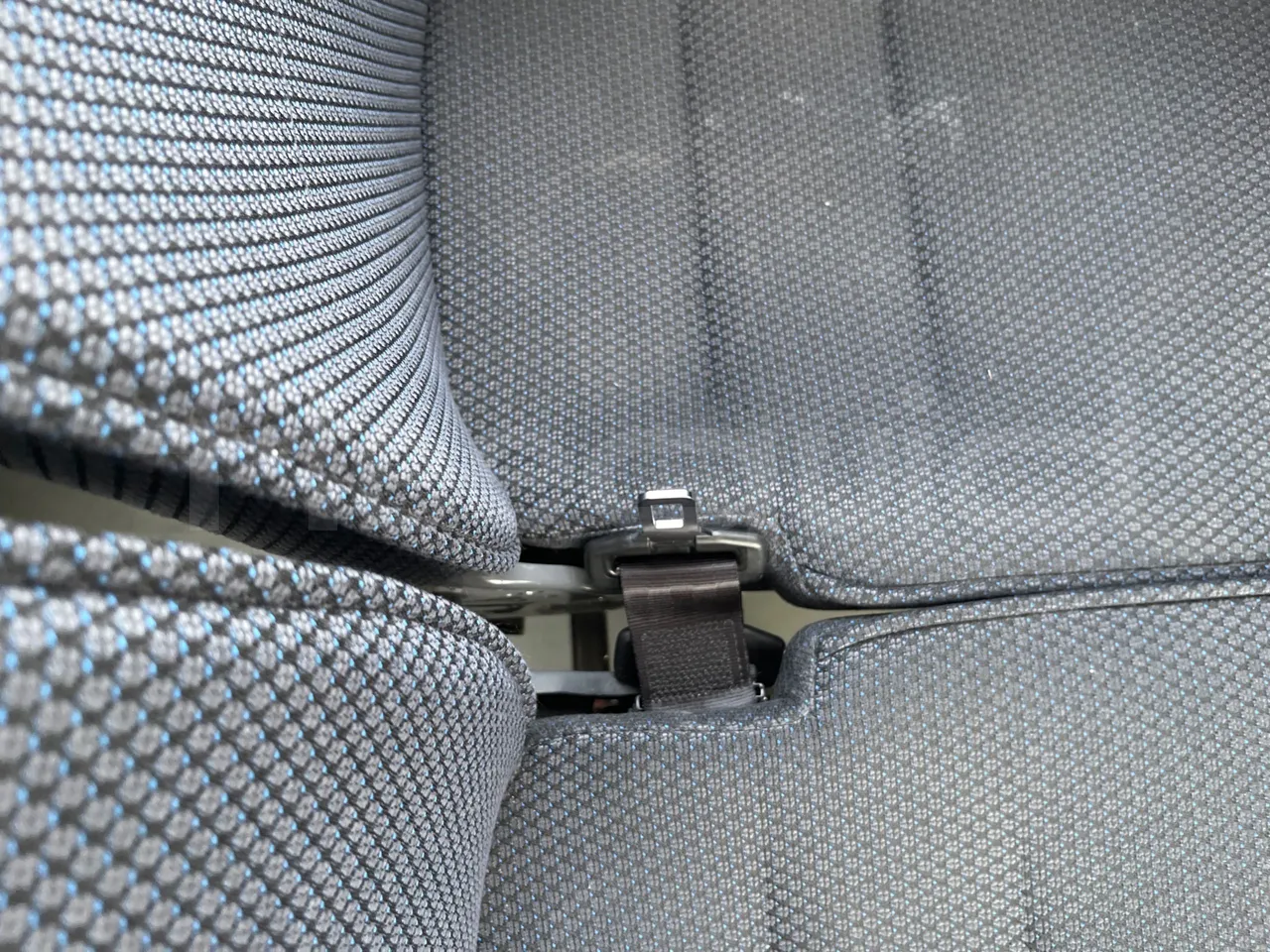 Isuzu Grand Toro S802-1/ Euro 6 - 151 Kw - 8.516 Mt - central seat safety belt