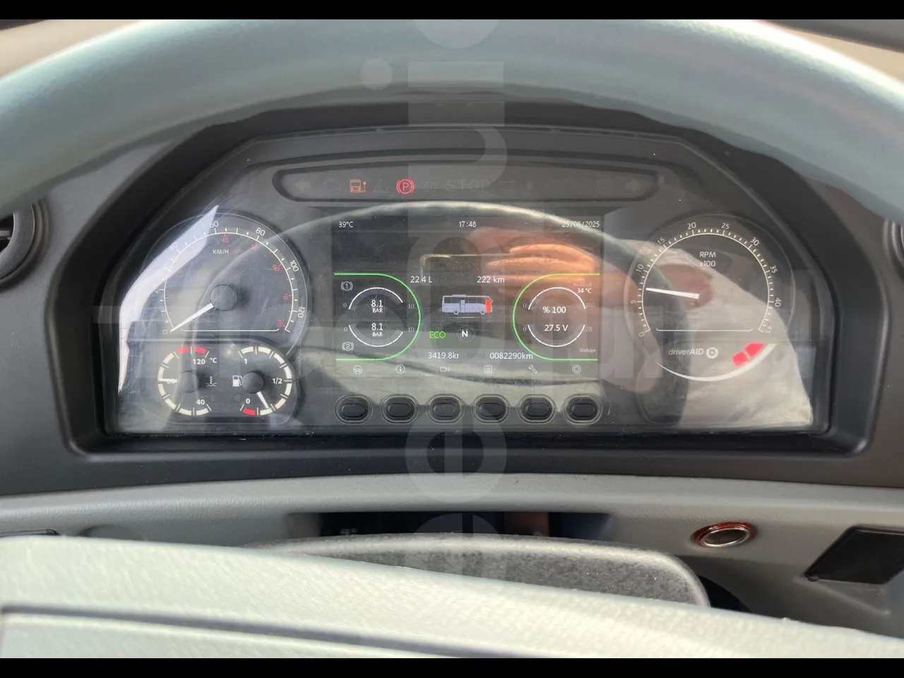 Isuzu Grand Toro S802-1/ Euro 6 - 151 Kw - 8.516 Mt - dashboard lights on