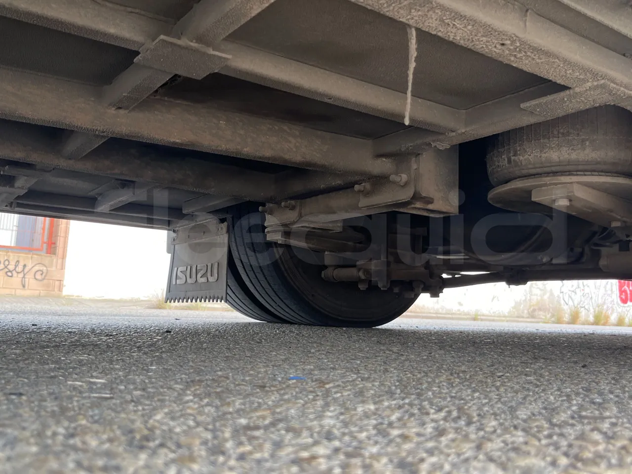 Isuzu Grand Toro S802-1/ Euro 6 - 151 Kw - 8.516 Mt - axle 3 left side
