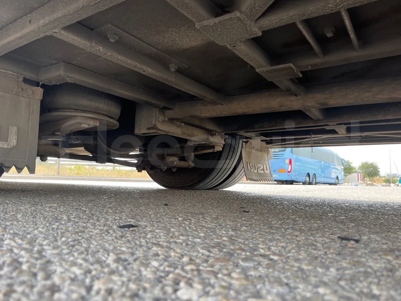 Isuzu Grand Toro S802-1/ Euro 6 - 151 Kw - 8.516 Mt - axle 3 right side