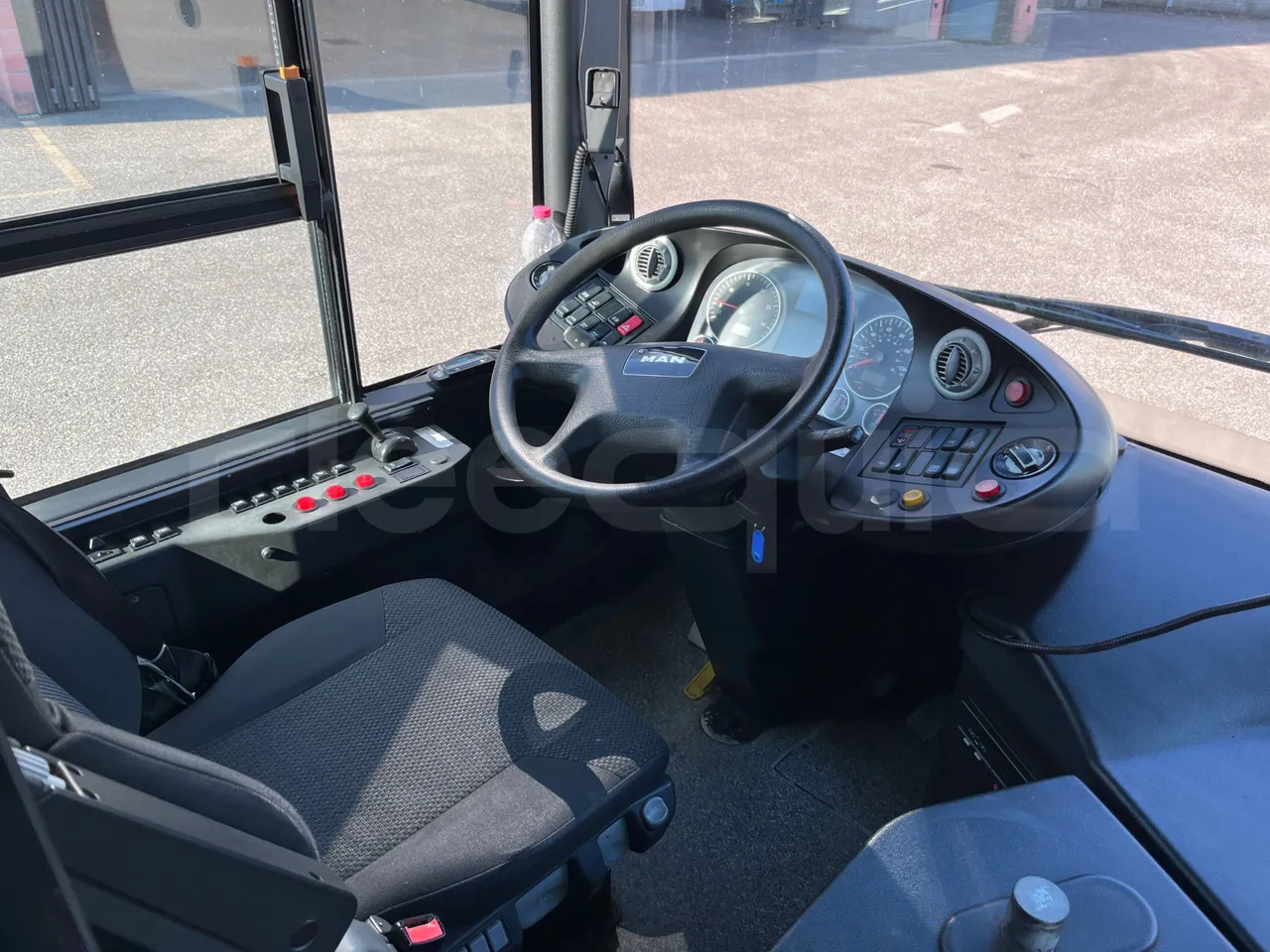 Man Lion's City GL A40 - Euro6 - 228kW - 18.750mt - buttons panels on