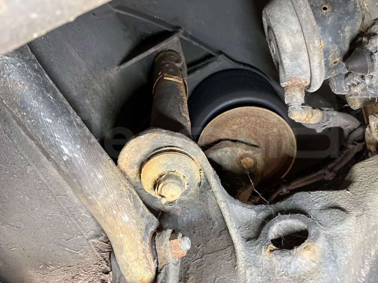 Man Lion's City GL A40 - Euro6 - 228kW - 18.750mt - front shock absorbers right