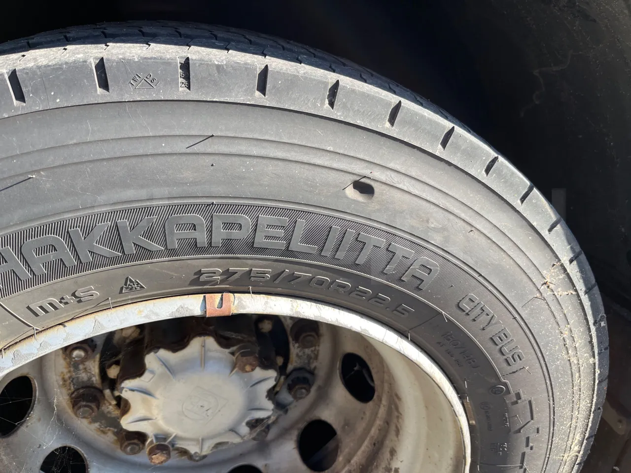 Man Lion's City GL A40 - Euro6 - 228kW - 18.750mt - tread condition front tires right